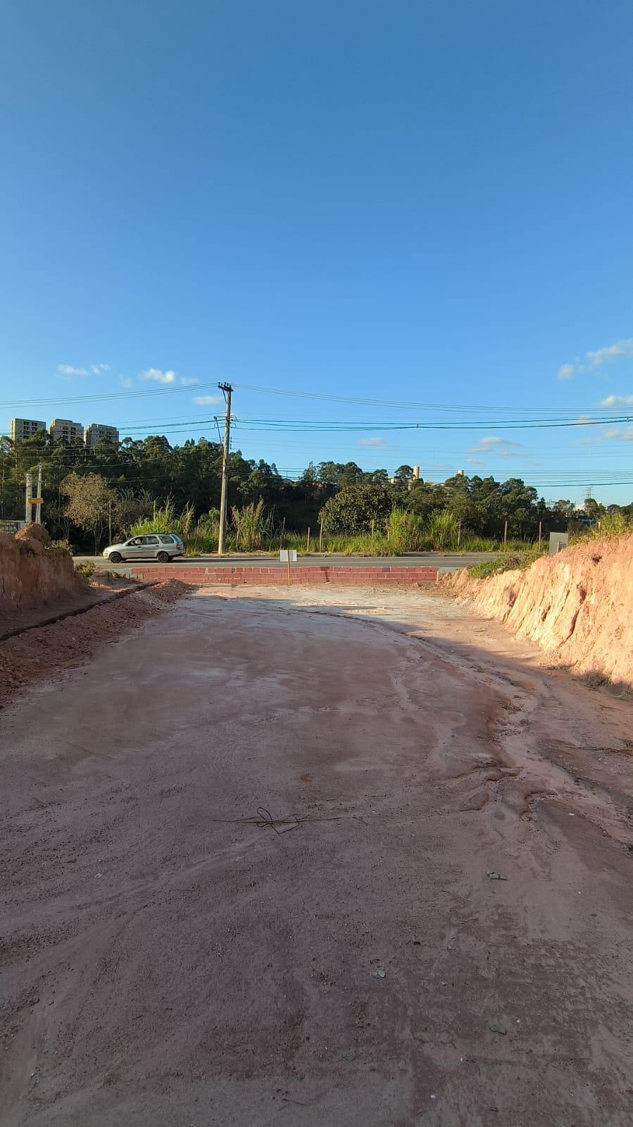 Terreno à venda em Laranjeiras, Caieiras – 206 m²